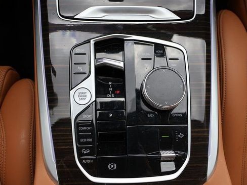 Used 2024 BMW X7 xDrive40i w/ Climate Comfort Package AWD/4WD image 34