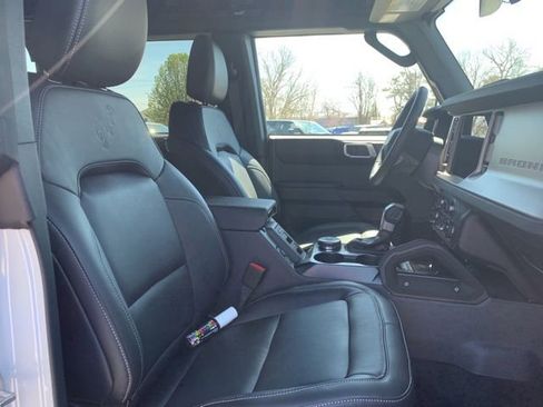 New 2026 Ford Bronco Outer Banks w/ Sasquatch Package AWD/4WD image 16