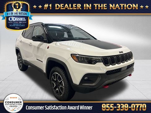 Used 2025 Jeep Compass Trailhawk w/ Trailhawk Elite Group AWD/4WD image 1