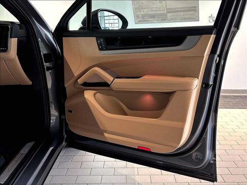 New 2026 Porsche Cayenne S AWD/4WD image 25