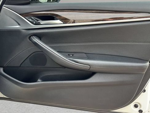 Used 2017 BMW 540i RWD image 9
