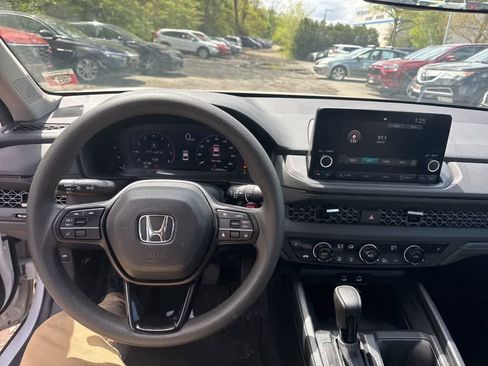 Used 2023 Honda Accord EX image 33