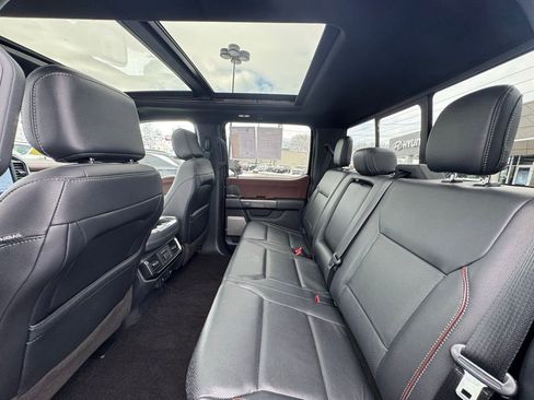 Used 2022 Ford F150 Lariat w/ Equipment Group 502A High image 17