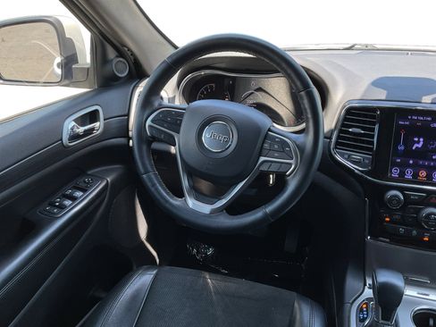 Used 2019 Jeep Grand Cherokee Altitude AWD/4WD image 11