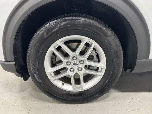 Used 2025 Ford Explorer Active image 68