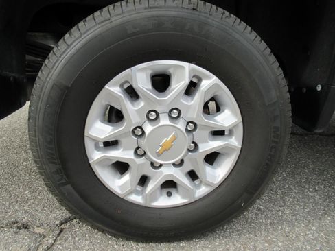 Used 2022 Chevrolet Silverado 2500 LTZ w/ LTZ Plus Package AWD/4WD image 8