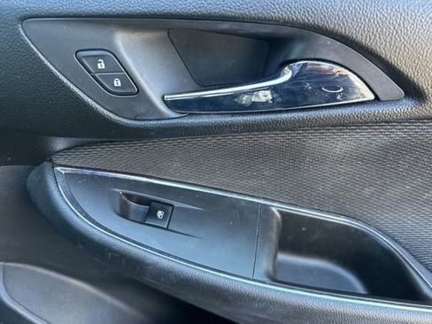 Used 2016 Chevrolet Cruze LT image 20