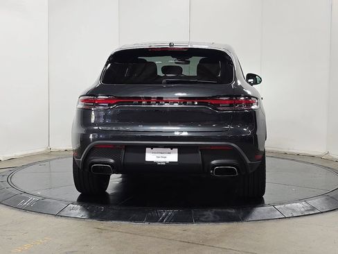 Certified 2025 Porsche Macan AWD/4WD image 8