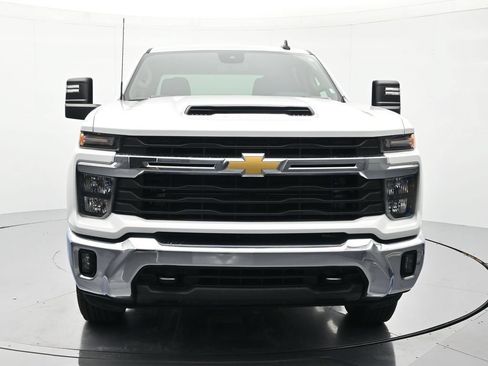 Used 2025 Chevrolet Silverado 2500 LT w/ Convenience Package AWD/4WD image 2