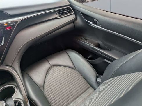 Used 2021 Toyota Camry SE FWD image 15