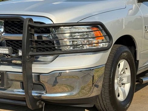 Used 2018 RAM 1500 Classic SLT RWD image 11