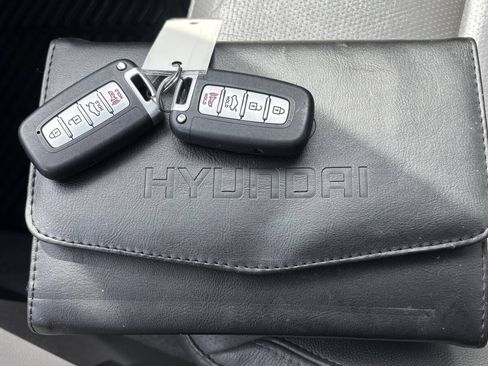 Used 2012 Hyundai Sonata Limited w/ Navigation Pkg FWD image 18