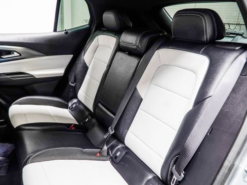 Used 2025 Chevrolet Equinox EV LT w/ LPO, All-Weather Mat Package image 39