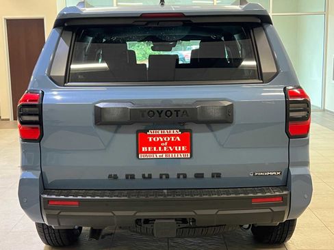 Certified 2025 Toyota 4Runner TRD Off-Road Premium image 5