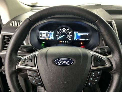 Used 2024 Ford Edge Titanium image 11