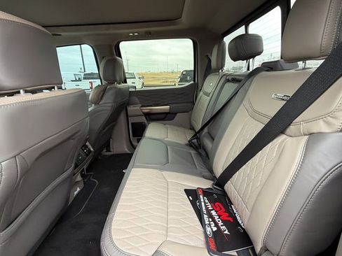 Used 2025 Ford F350 Platinum w/ Platinum Plus Package image 17