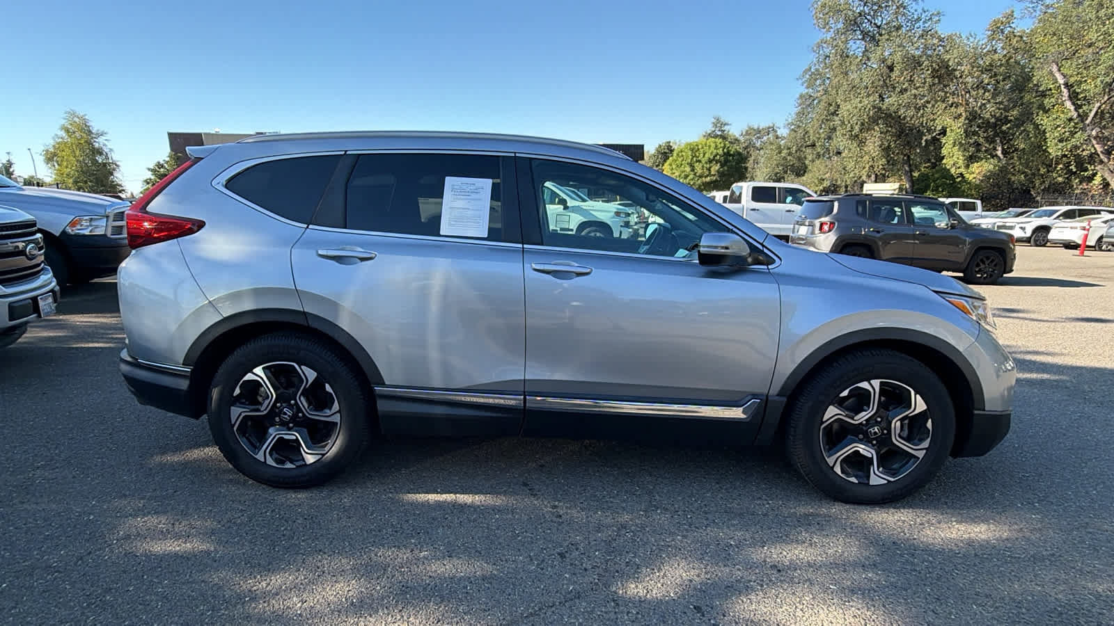 Used 2019 Honda CR-V Touring image 4
