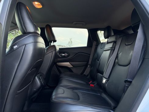 Used 2017 Jeep Cherokee Limited AWD/4WD image 28