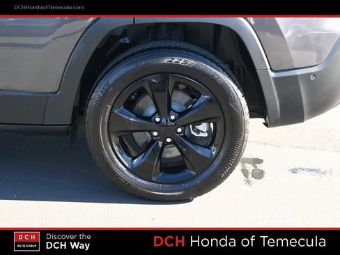 Used 2023 Jeep Cherokee Altitude Lux w/ Lux Elite Package image 23