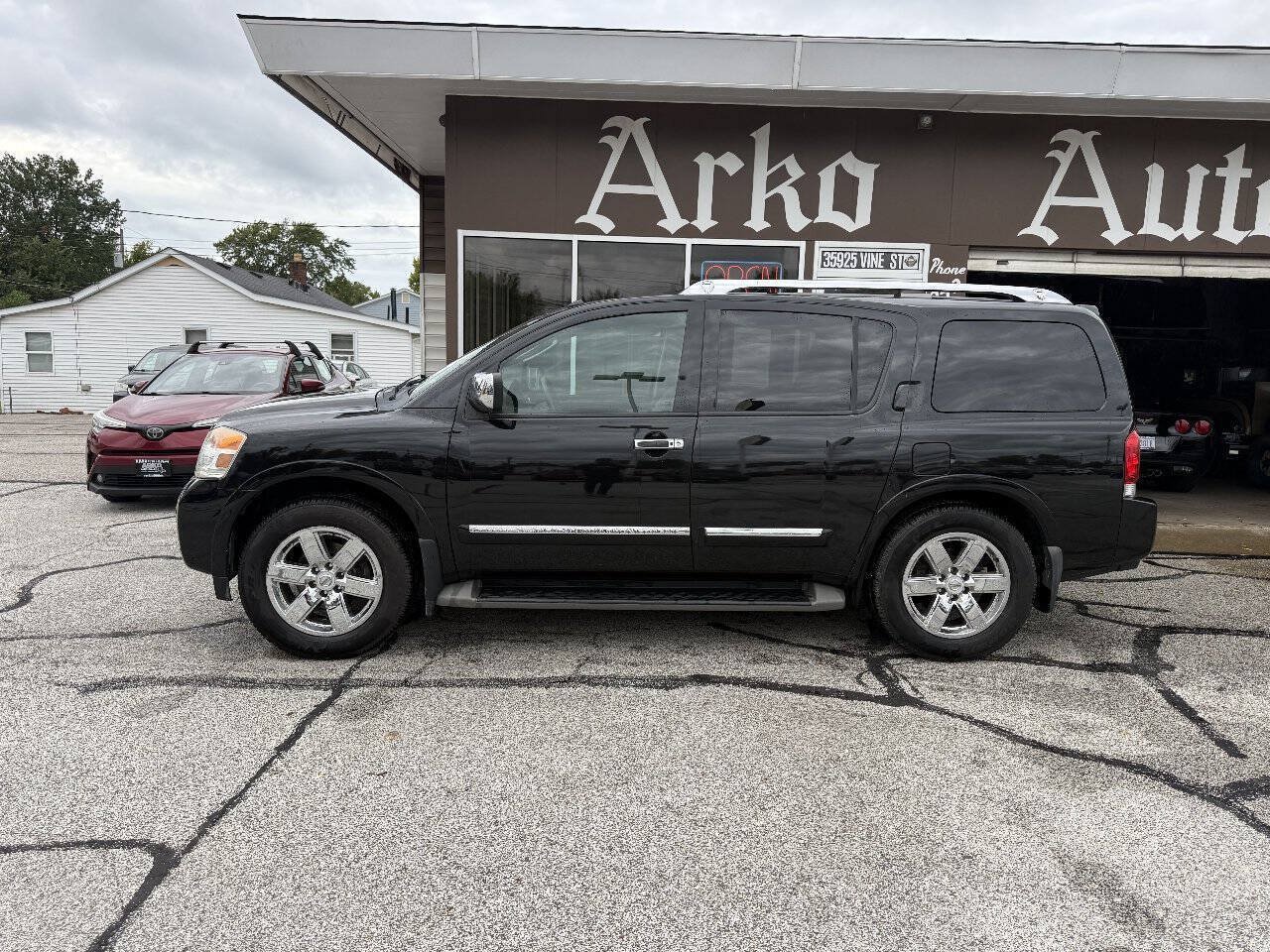 Used 2012 Nissan Armada Platinum AWD/4WD image 5