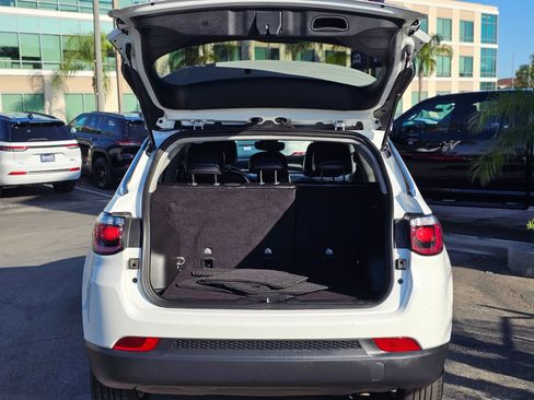 Used 2022 Jeep Compass Latitude image 7