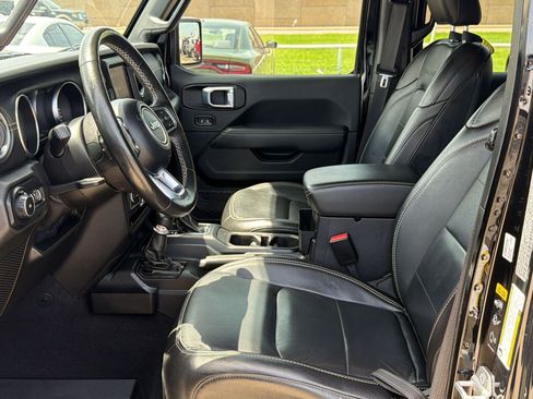 Used 2021 Jeep Wrangler Unlimited Sahara AWD/4WD image 5