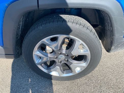 Used 2019 Jeep Compass Limited AWD/4WD image 4