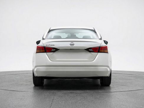 Used 2025 Nissan Altima 2.5 SV image 7