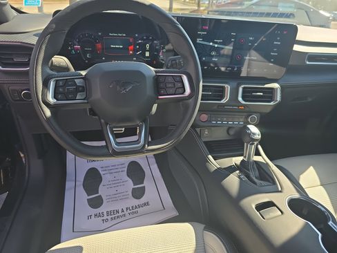 Used 2024 Ford Mustang Premium image 16