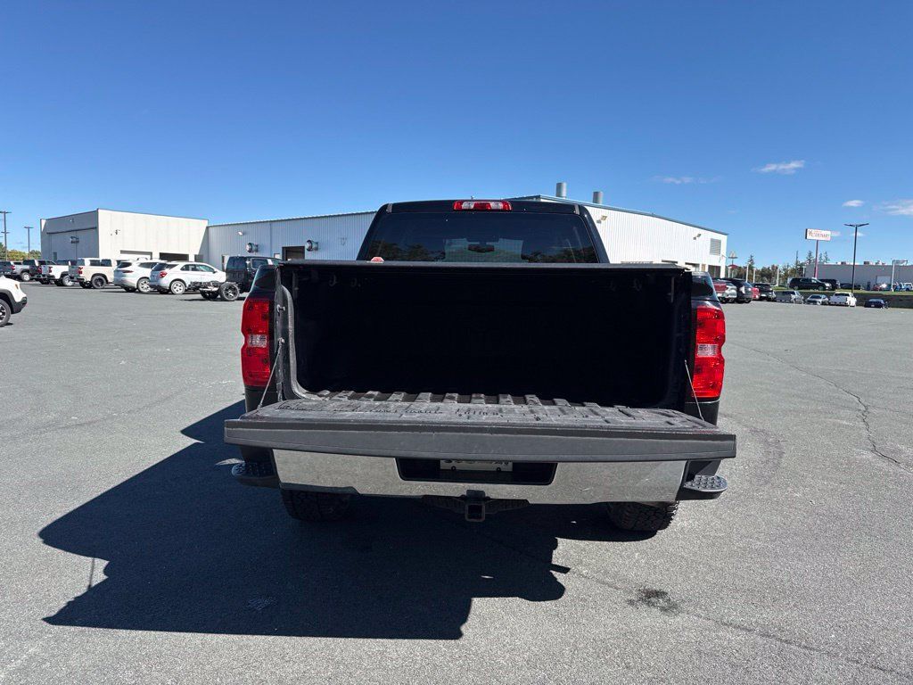 Used 2017 Chevrolet Silverado 1500 LT w/ All Star Edition AWD/4WD image 18