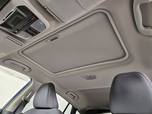 New 2025 Subaru Crosstrek 2.0i Premium image 9