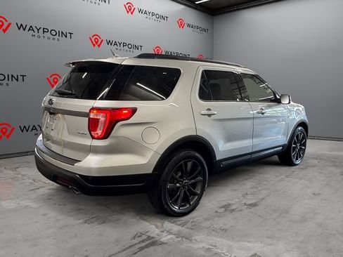 Used 2018 Ford Explorer XLT w/ Equipment Group 202A AWD/4WD image 17