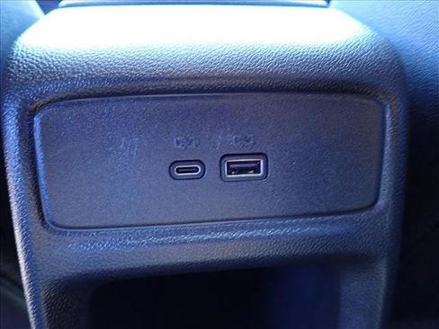 Used 2024 Chevrolet Trax RS w/ Sunroof Package FWD image 10