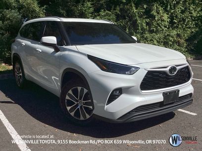 Used 2023 Toyota Highlander XLE