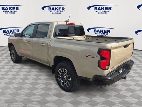 Used 2023 Chevrolet Colorado Z71 w/ Z71 Convenience Package 2 AWD/4WD image 5