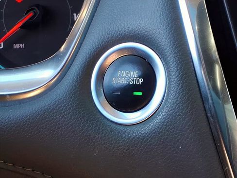 Used 2021 Chevrolet Traverse LT w/ LT Premium Package image 19