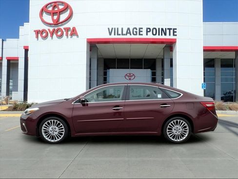 Used 2016 Toyota Avalon Limited image 2