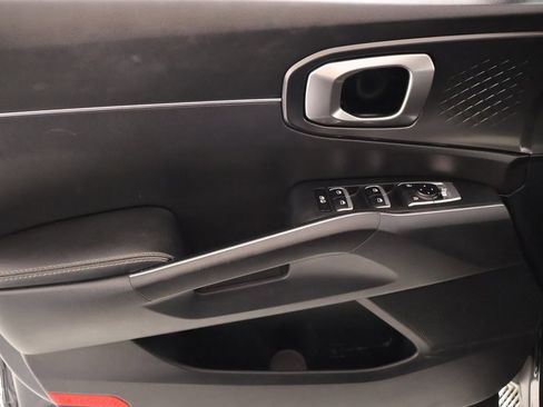 Used 2023 Kia Sorento LX image 15