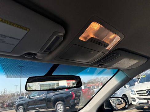 Used 2016 Toyota Camry SE image 28