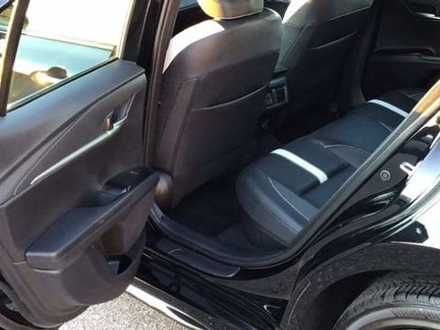 Used 2025 Toyota Camry SE image 10