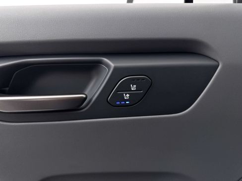 Certified 2024 Kia EV9 Light Long Range RWD image 27
