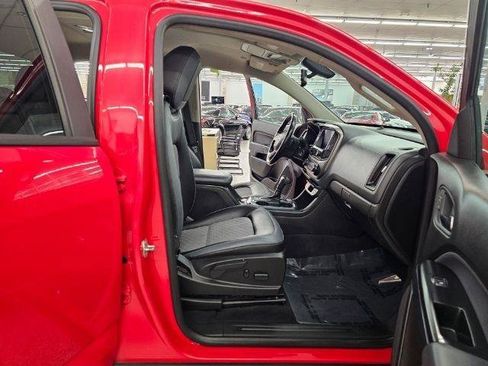 Used 2019 Chevrolet Colorado Z71 AWD/4WD image 12