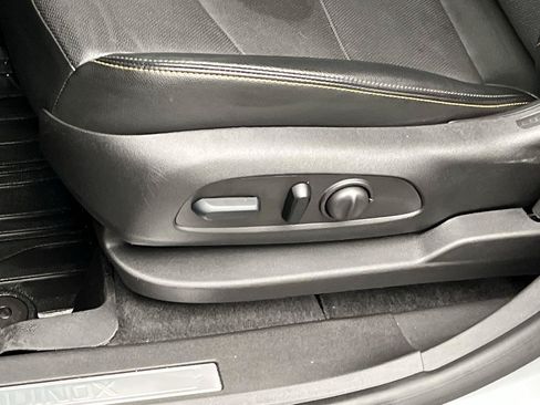 Certified 2024 Chevrolet Equinox Premier AWD/4WD image 9