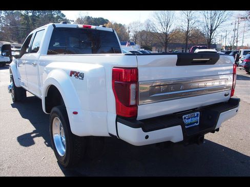 Used 2022 Ford F450 Platinum w/ FX4 Off-Road Package image 3