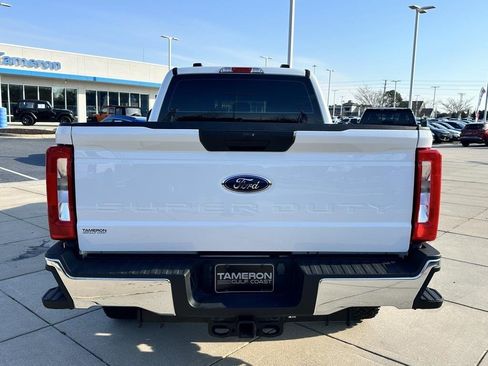 Used 2024 Ford F250 XL image 3