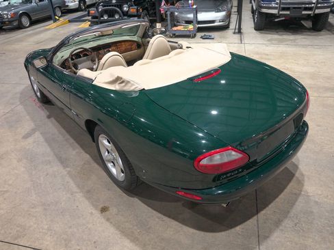 Used 2000 Jaguar XK8 Convertible RWD image 16