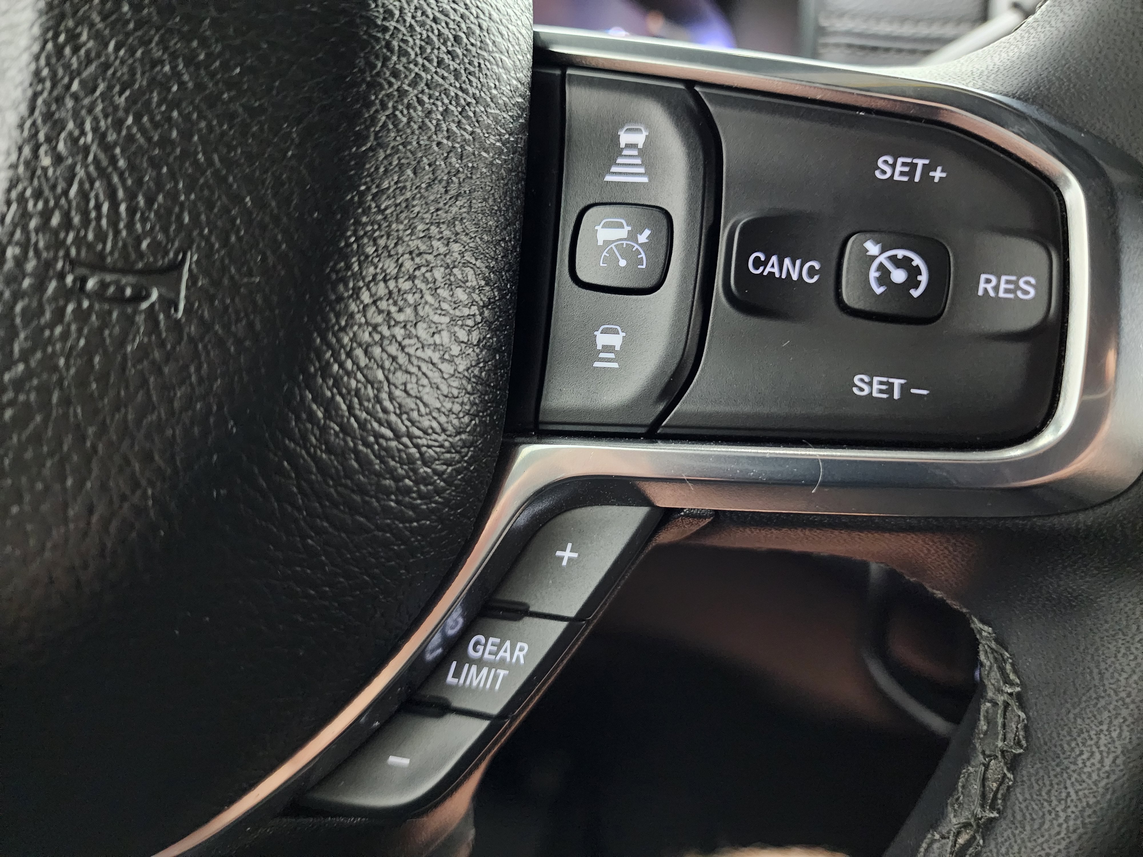 Used 2026 RAM 3500 Laramie AWD/4WD image 18