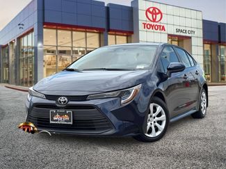 Used 2024 Toyota Corolla LE FWD video 2