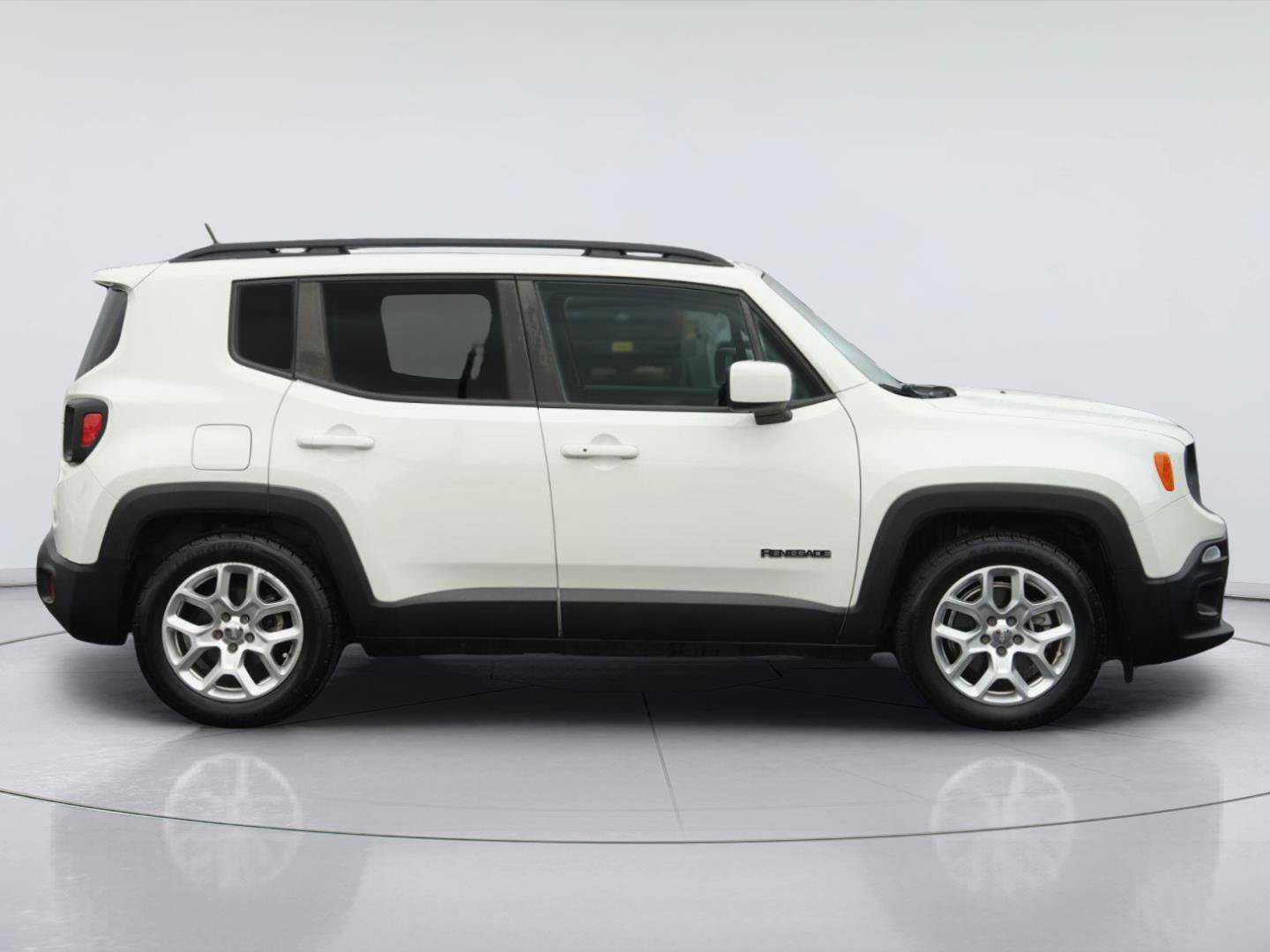 Used 2015 Jeep Renegade Latitude w/ Popular Equipment Group FWD image 5