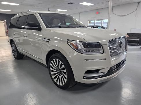 Used 2019 Lincoln Navigator Reserve AWD/4WD image 2